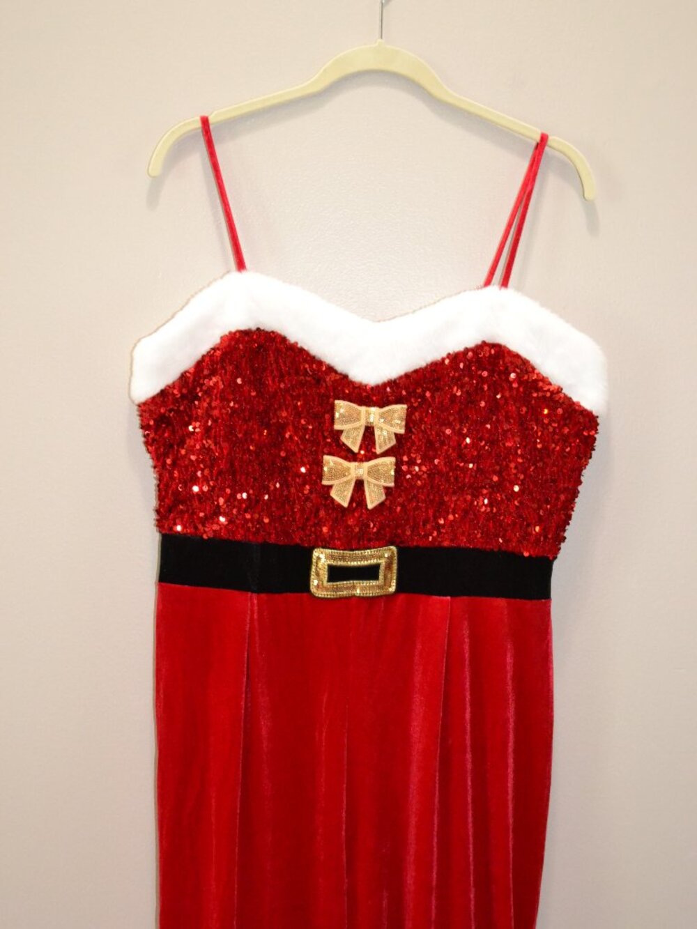 Love on a Hanger Christmas Holiday Jumpsuit Red Sequin Velvet Faux Fur Sz XL - Picture 3 of 9